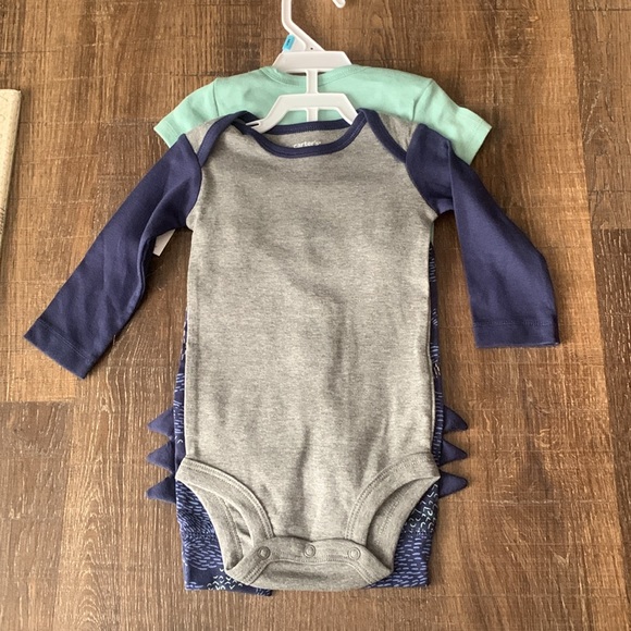 Carter’s baby boy 3-piece dinosaur set - Picture 4 of 4